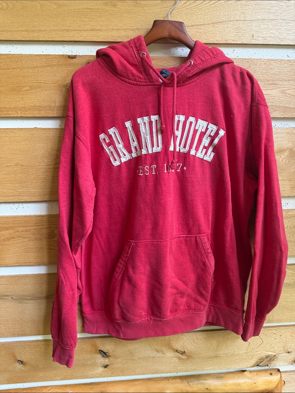 Vintage Grand Hotel Mackinaw Island Red Hooded Sz. XL Hooded Sweatshirt